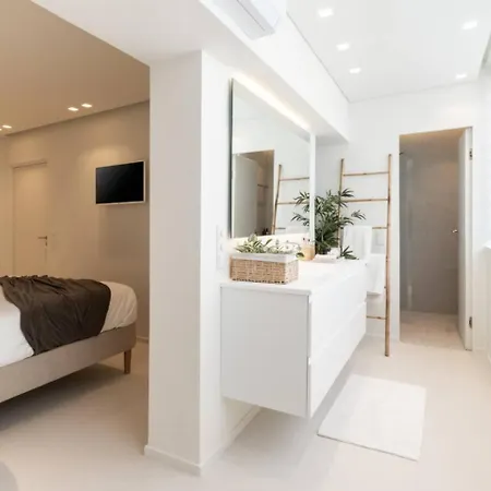 2bd Boho Sea View By The Olon Apartment
